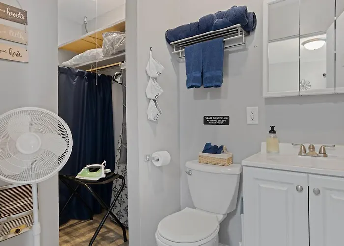 Rustic/sleeps 2/ext Discnt/free Wi-fi&parking Aurora