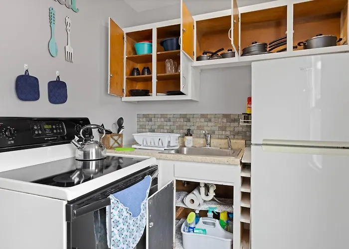 Rustic/sleeps 2/ext Discnt/free Wi-fi&parking Apartment Aurora